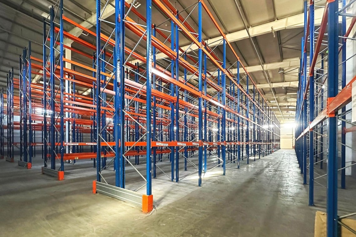 depozitare în spațiile logistice